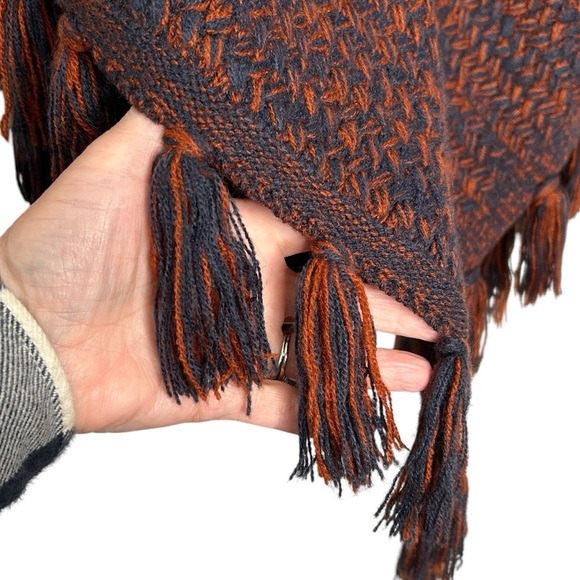 Style & Co Rust /Blue Woven Knit Poncho w/Long Tassel Hem Detail Sz S/M - Picture 7 of 9